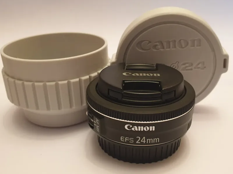 Canon EFS 24mm f/2.8 STM lens case