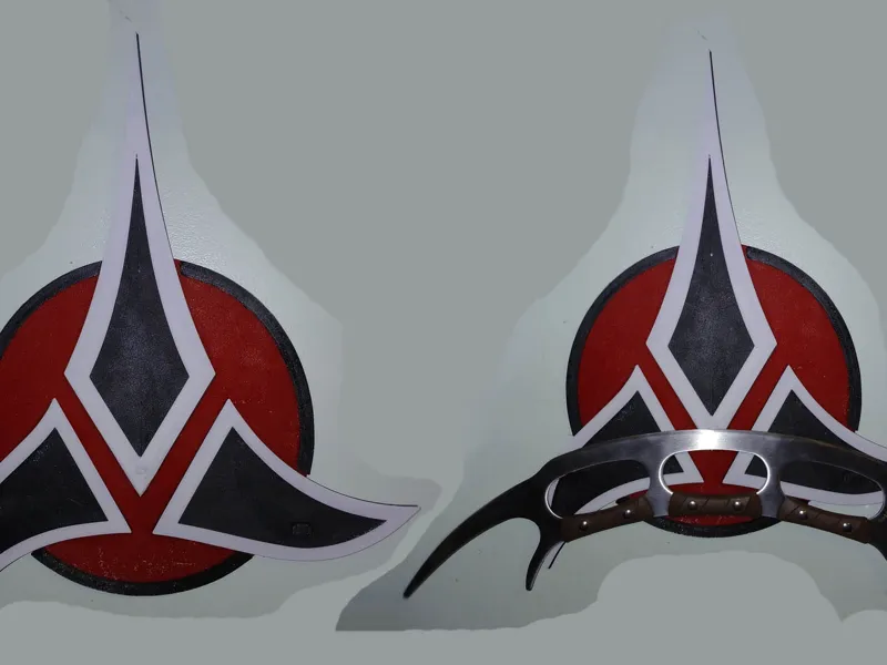 Bat'leth Pizza Cutter (Raven Forge) wall mount