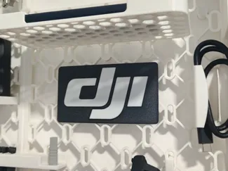Skadis DJI Sign