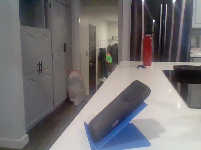 phone/iPad stand