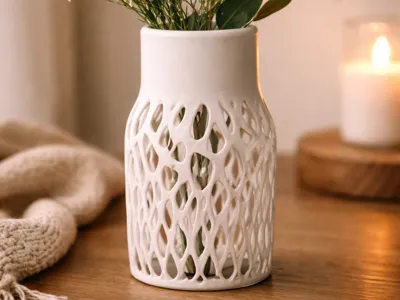 Meshy Rooted Elegance flower pot