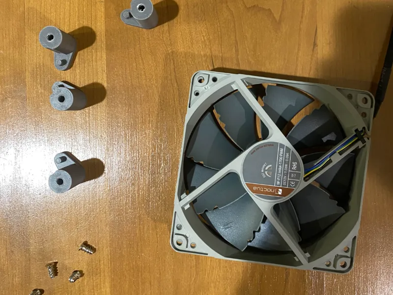 120 MM -> 140 MM PC case fan frame/mount