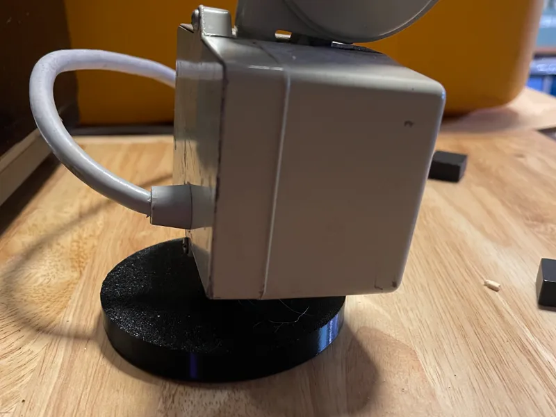 Burton Magn. Light Adaptor for Yukon Work Bench