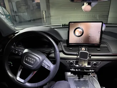 Audi Q5L (2018 model) center console screen mount for 11-inch Apple tablet