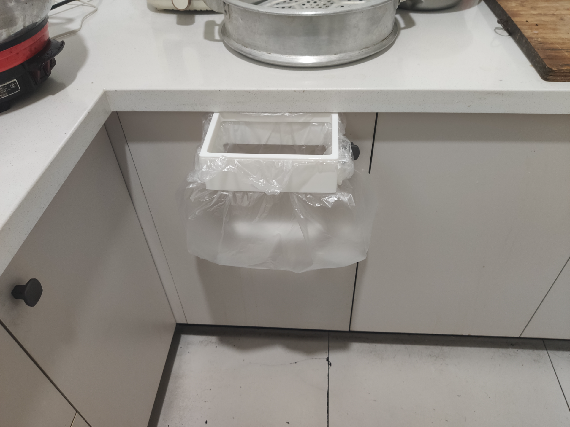 厨房垃圾桶，灶台门垃圾桶