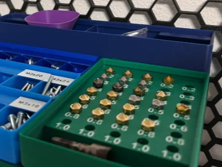 honeycomb/HSW gridfinity shelf