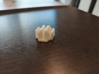 Clip, attaching a level/floor to a hamster cage