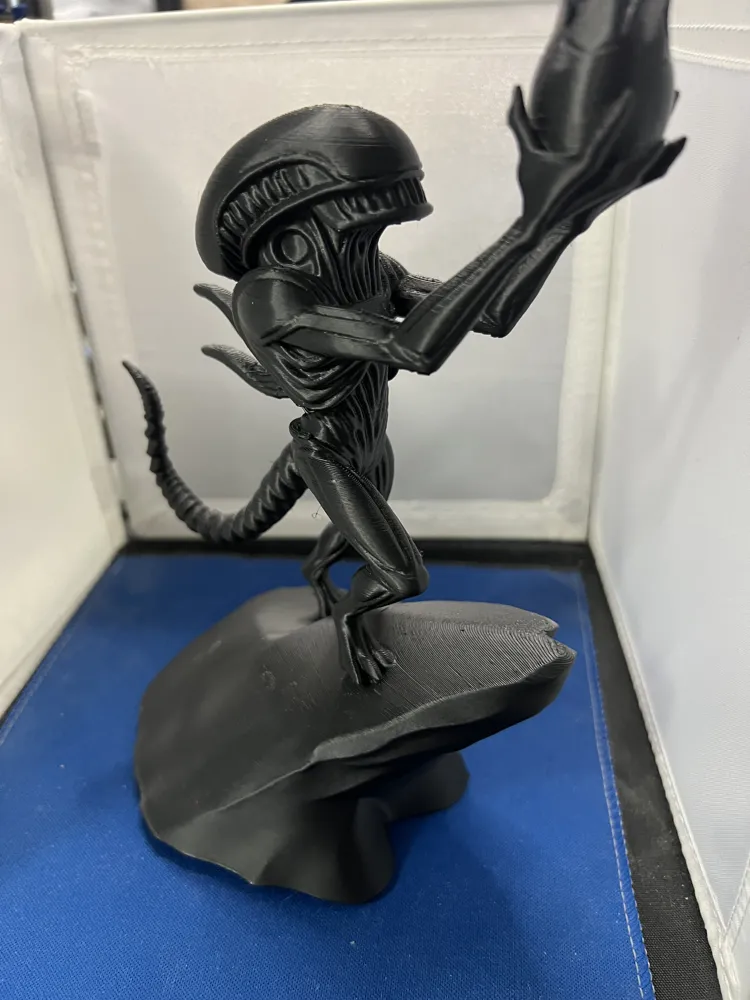 The Circle of Death - The Alien King - Free 3D Print Model - MakerWorld
