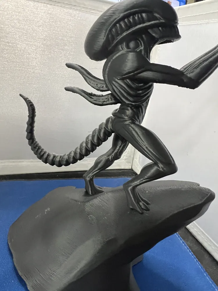 The Circle of Death - The Alien King - Free 3D Print Model - MakerWorld