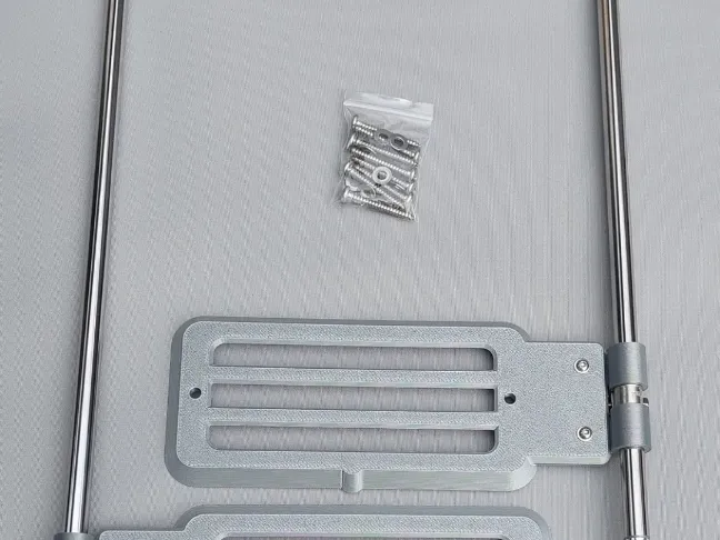Chevrolet g20 can bumper guides with a " grill " .
