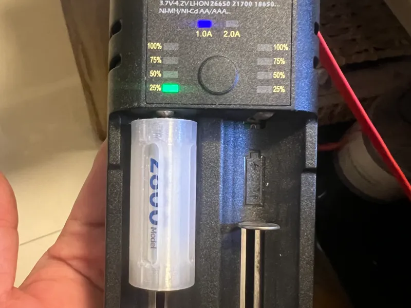 AAA&7号电池 转18650外径的外壳用于充电器使用