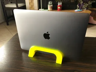 Macbook Air 13” M1 vertical stand