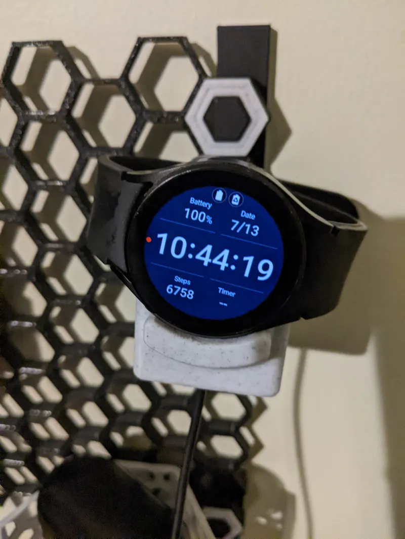 Galaxy 4 Watch Honeycomb Wall