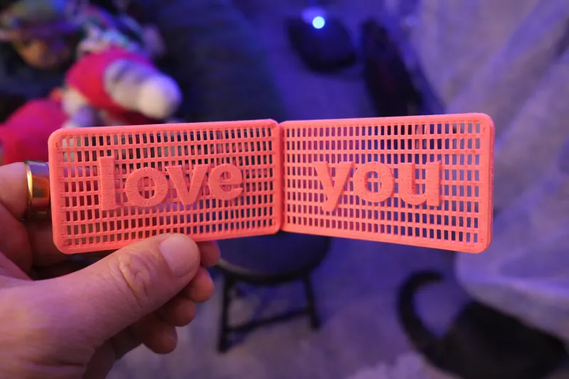 Dual-View "Love You"