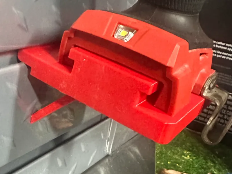 Milwaukee M18 Slat wall tool holder with support