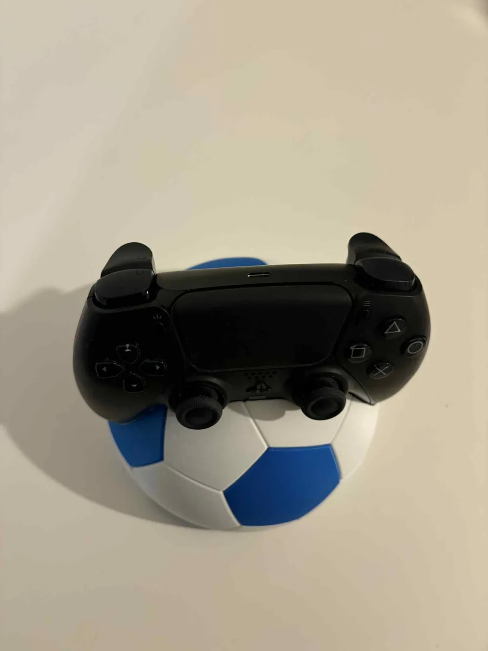Football Ps5 Controller Rangers PS5 controller football stand - Free 3D Print Model - MakerWorld