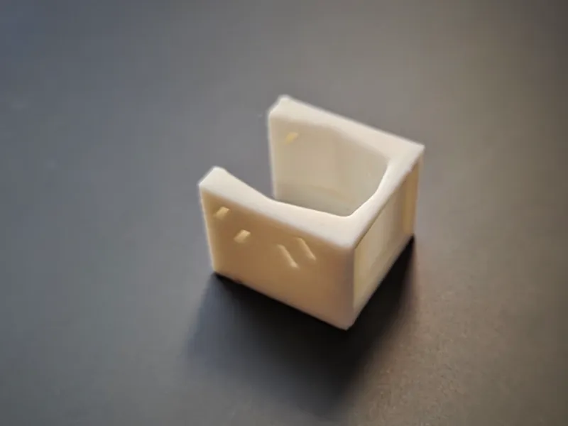 Minimalistischer Zahnbürstenhalter 