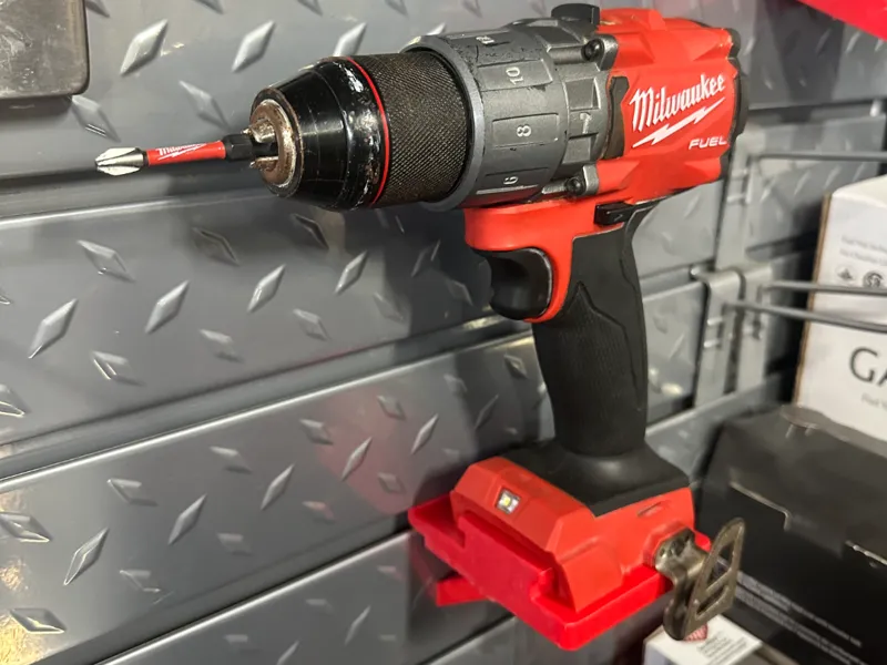 Milwaukee M18 Slatwall tool holder with support V2