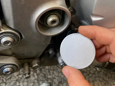 Yamaha FZ6 frame hole cover