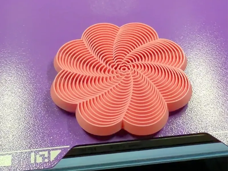 Four Leaf Clover Fidget With Stand
