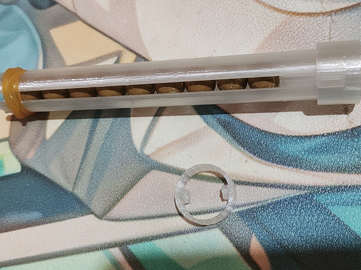 弹弓自带弹仓快速装填器