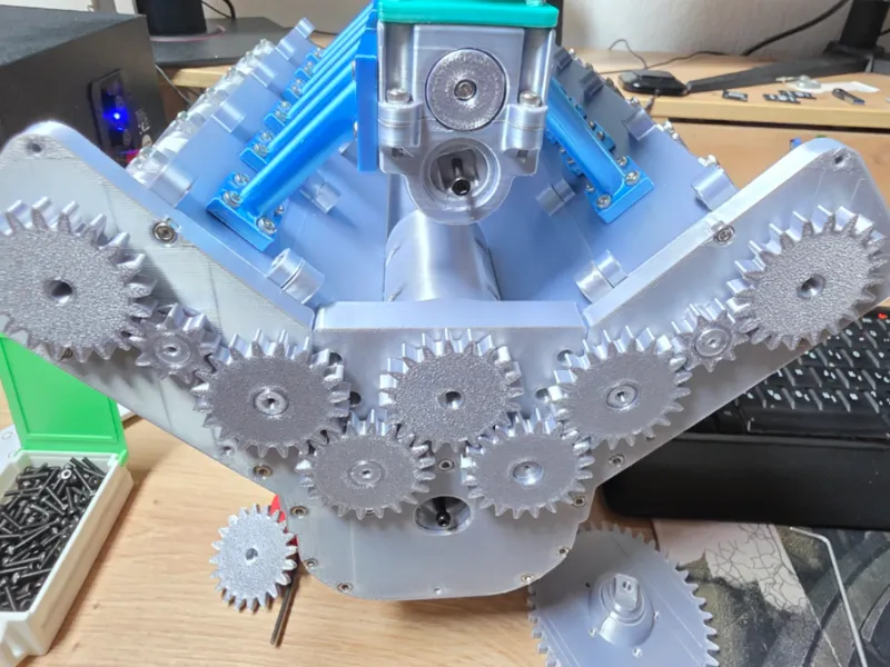 V12 Motor
