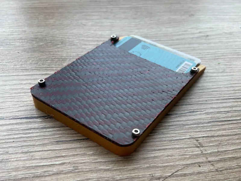 magsafe wallet with 4 cards