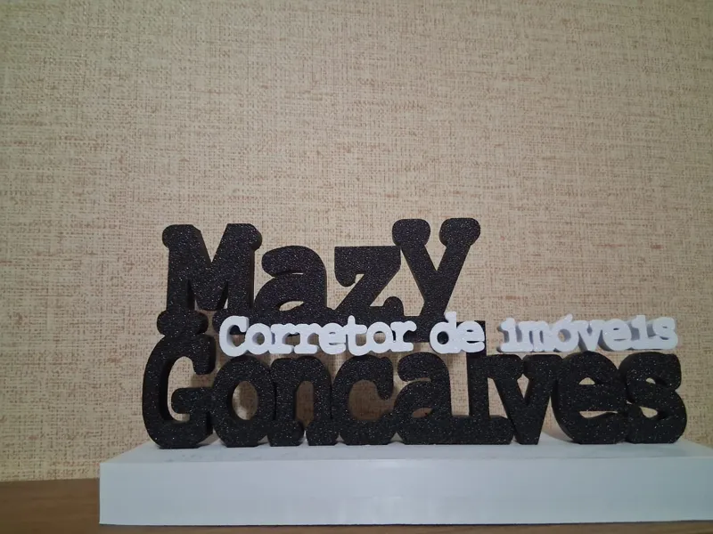 Placa de corretor - nome Mazy Gonçalves