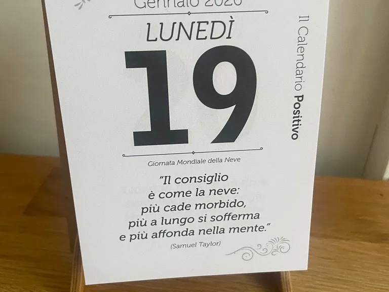 Supporto,stand per calendario geniale
