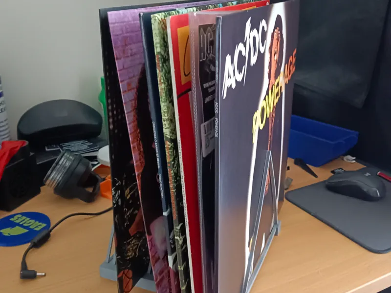Vinyl Stand