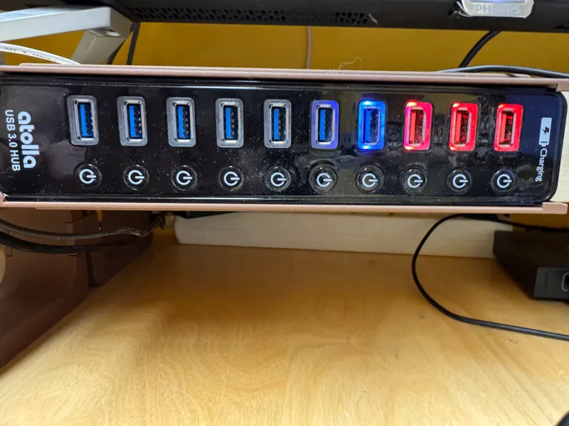 USB 3.0 Atolla Hub IKEA LACK Halter