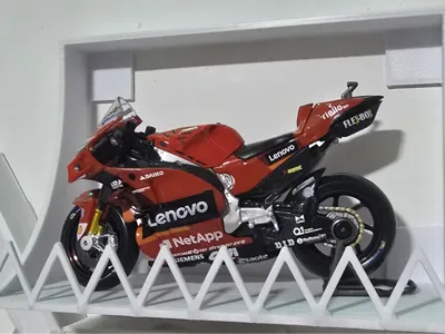1:18 scale motorcycle shelf