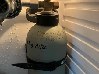 Kegerator 2.6kg CO2 mount
