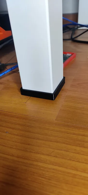 pied table IKEA Lack