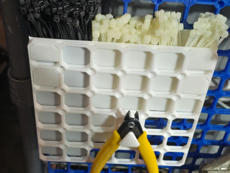 openGrid Zip Tie holder