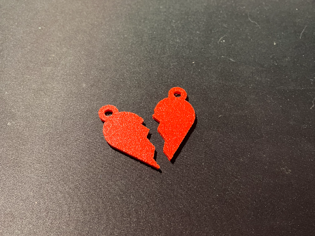 Split Heart Keychain – Matching for Couple