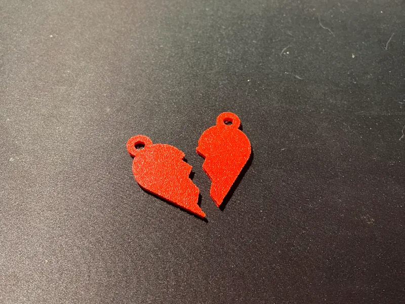 Split Heart Keychain – Matching for Couple