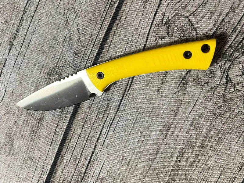 Sisu Frostclaw 70 knife handle