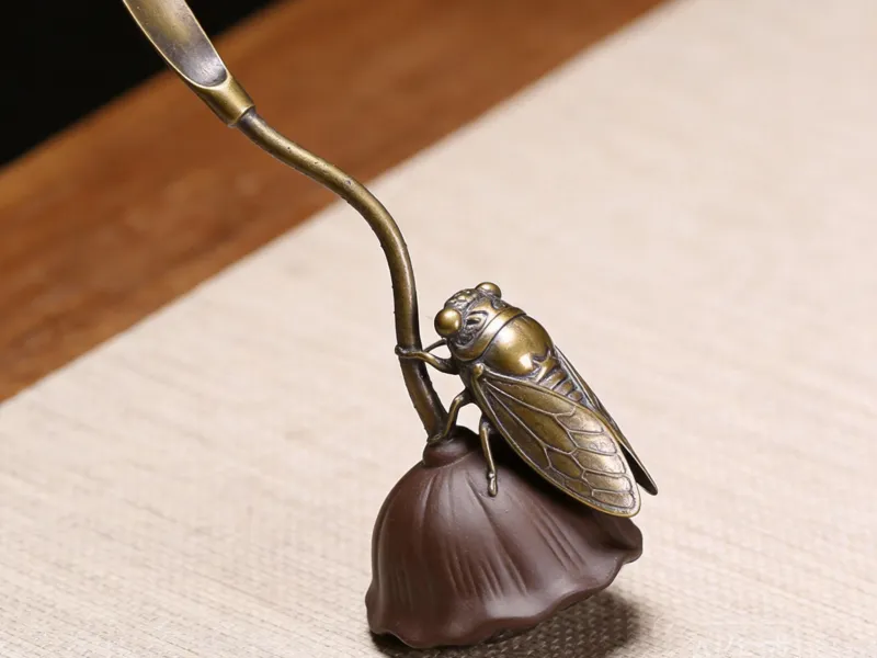 蝉鸣 · 茶拨
