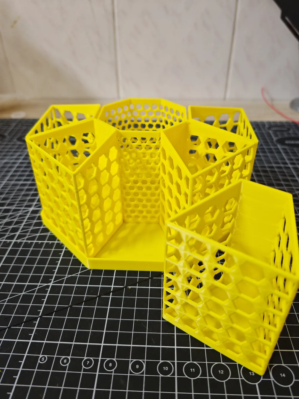 Octagonal Holder Octagonal pen holder, storage tool box - Free 3D Print Model - MakerWorld