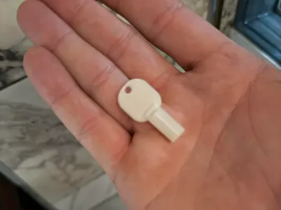 8mm MALE KEY