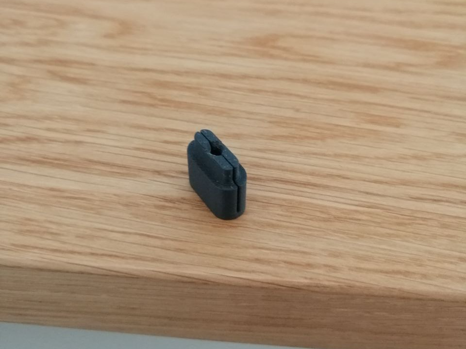 IKEA-Skadis_Abstandsklotz