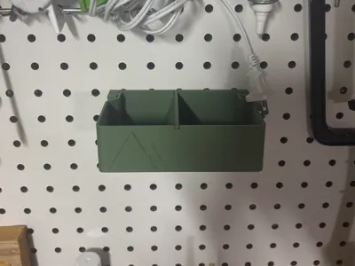 Pegboard basket with divider