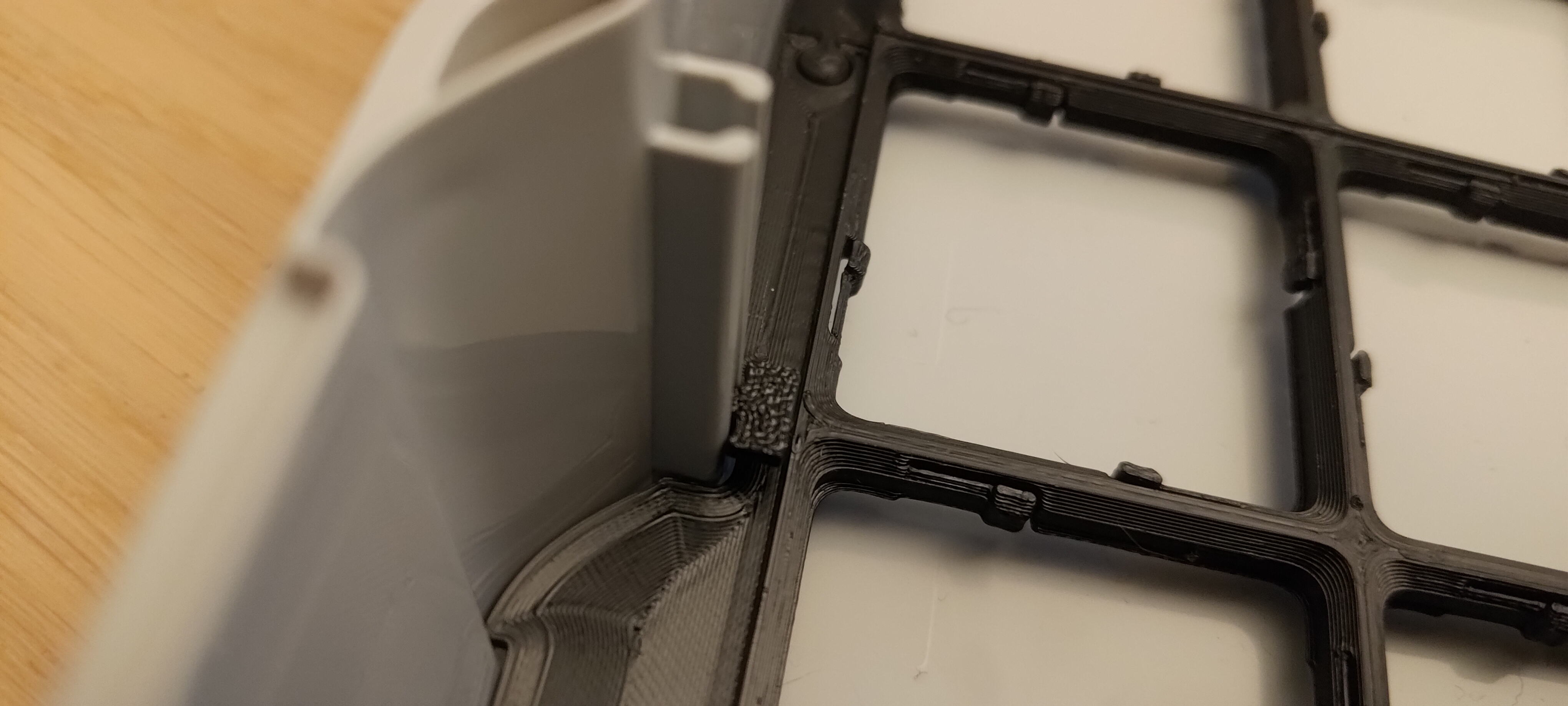 View of the blocker at the bottom of the rail on the long slide of the Systainer