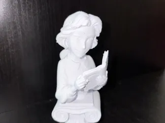 Belle bust statue