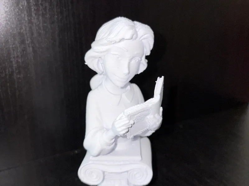 Belle bust statue