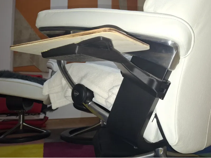 Stresless recliner sidetable
