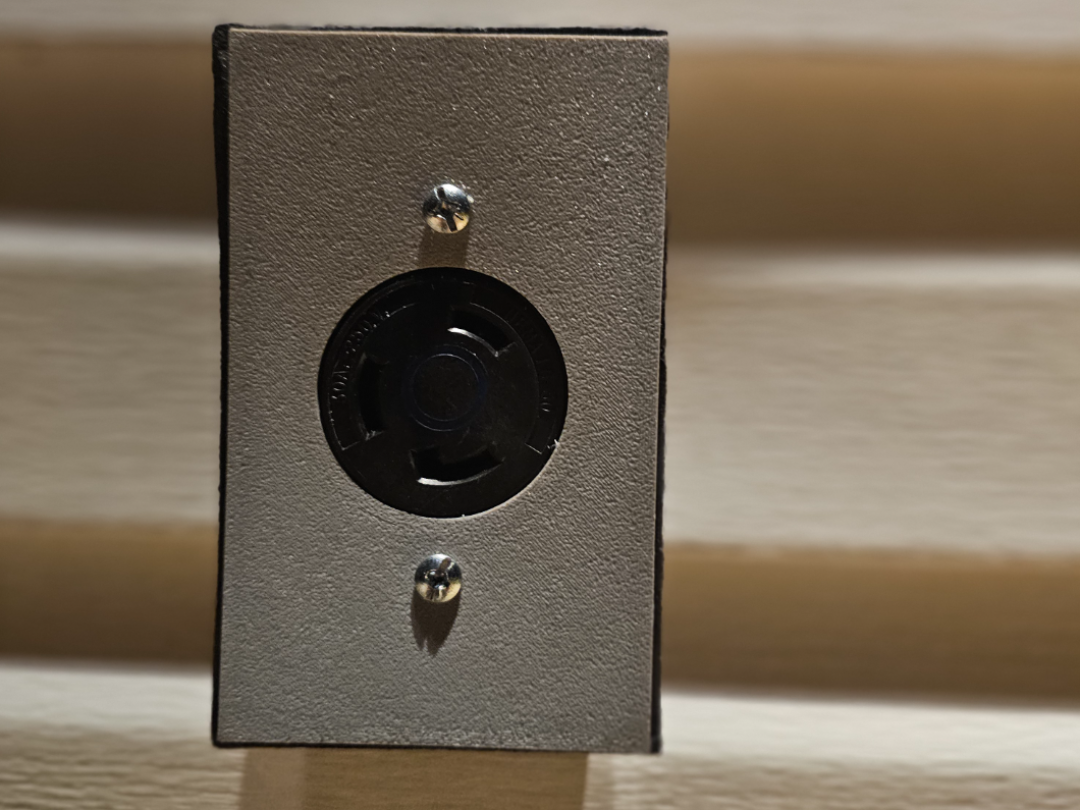 30 amp plug cover plate 