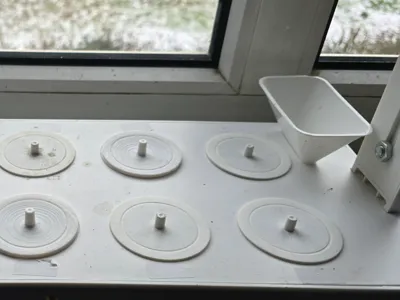 Rearing Lid