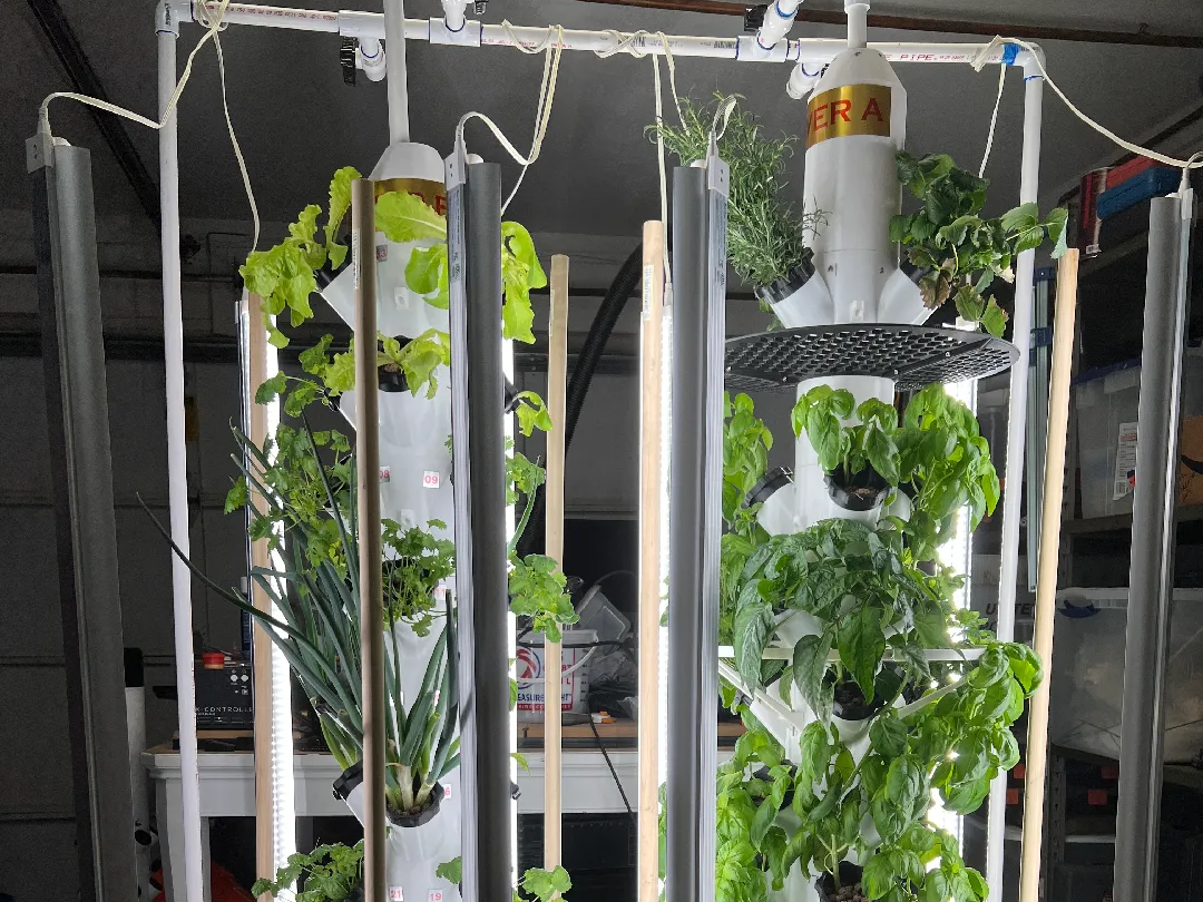 Modular Hydroponic Tower ---- Remixed Base and Top